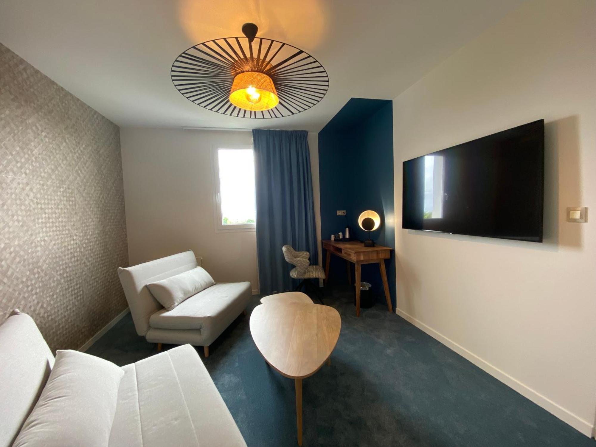 Brit Hotel Piscine & Spa - Fougeres Lecousse Экстерьер фото