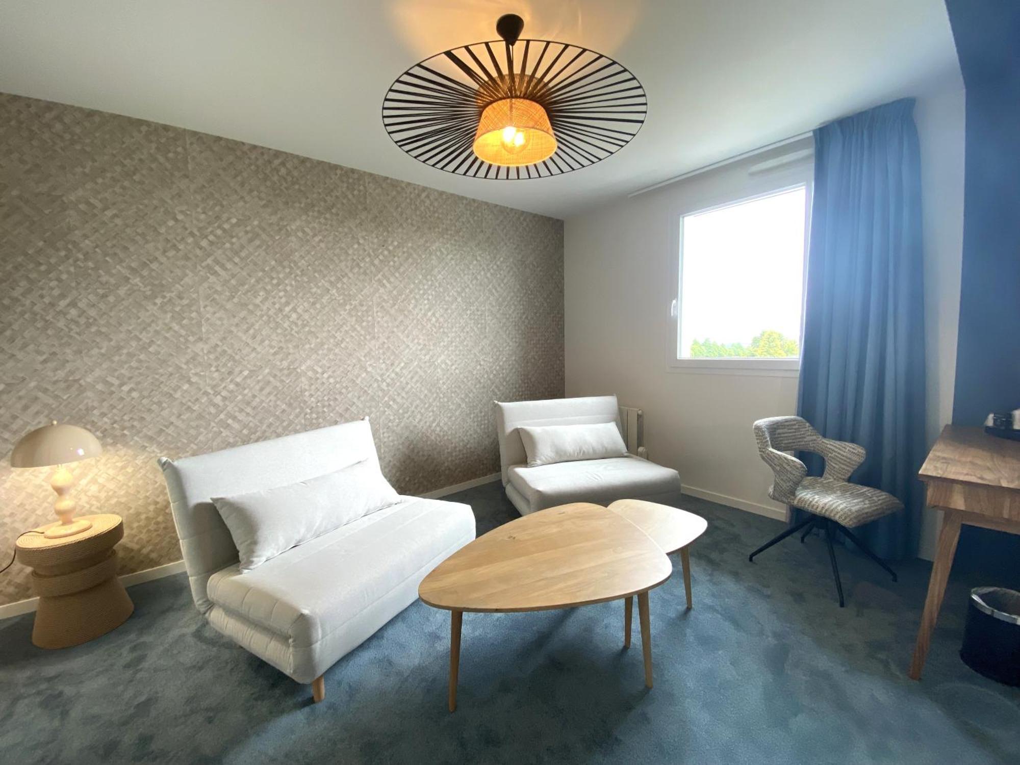 Brit Hotel Piscine & Spa - Fougeres Lecousse Экстерьер фото